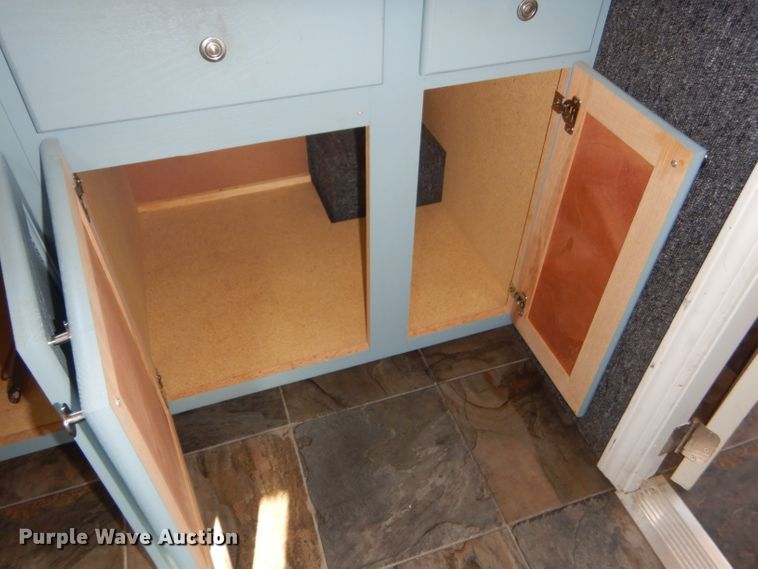 image for item FJ9803 1999 US Cargo PC826TA3 concession trailer