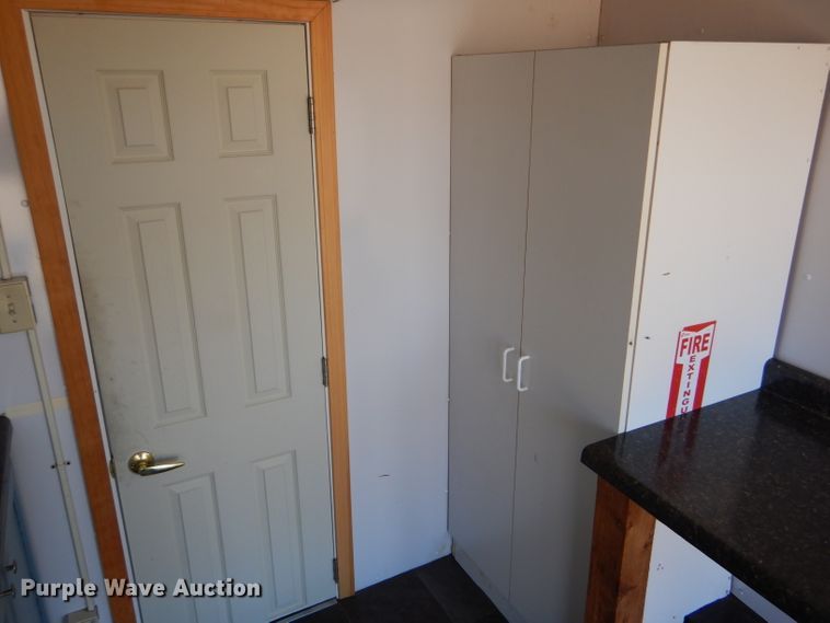 image for item FJ9803 1999 US Cargo PC826TA3 concession trailer