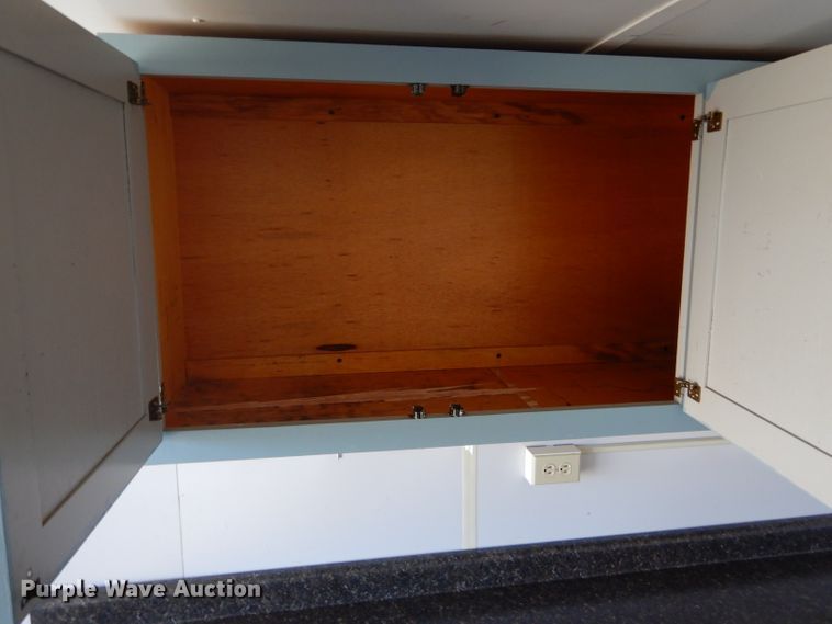 image for item FJ9803 1999 US Cargo PC826TA3 concession trailer