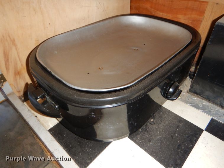 image for item FJ9803 1999 US Cargo PC826TA3 concession trailer