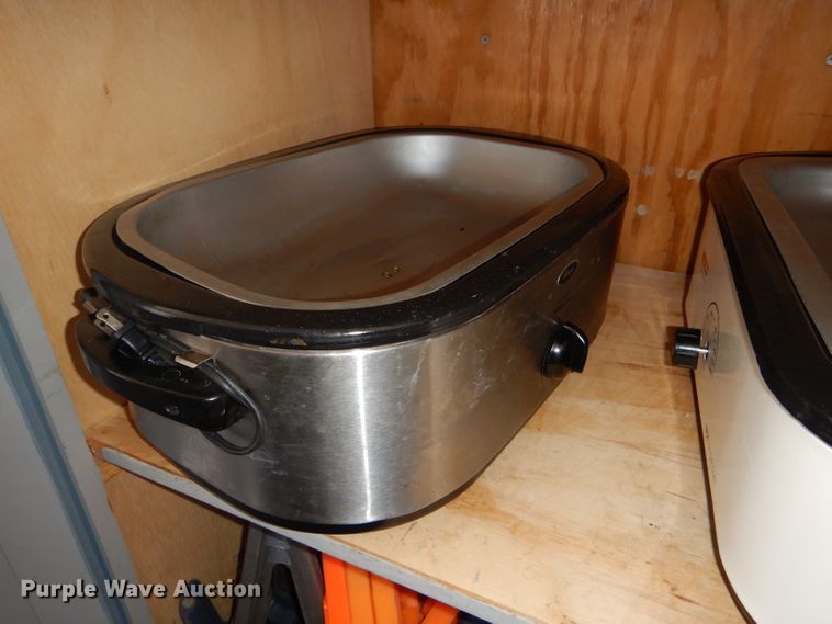 image for item FJ9803 1999 US Cargo PC826TA3 concession trailer