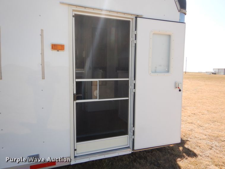 image for item FJ9803 1999 US Cargo PC826TA3 concession trailer