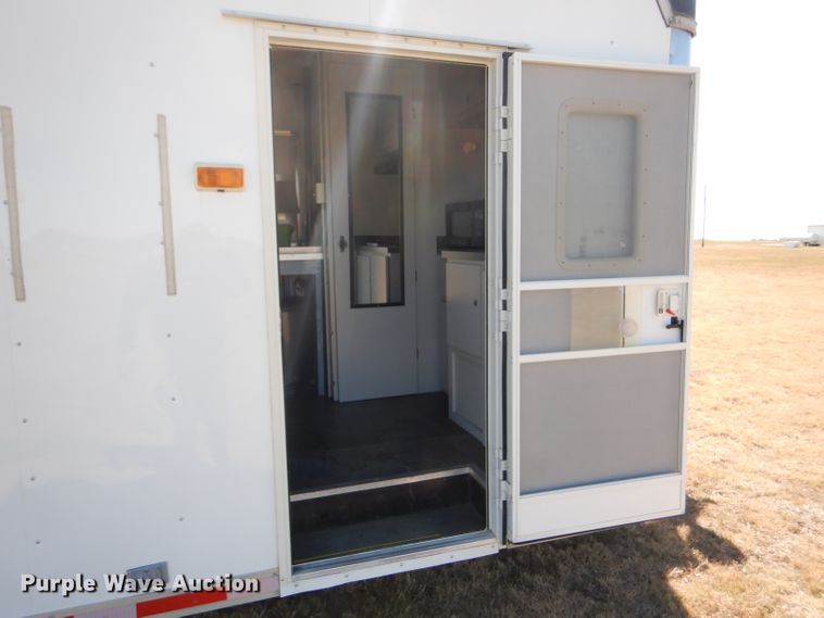 image for item FJ9803 1999 US Cargo PC826TA3 concession trailer