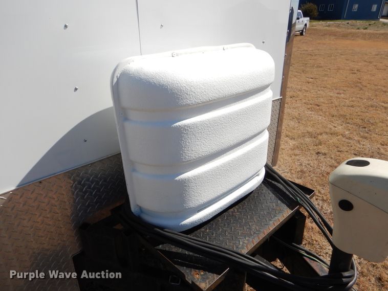 image for item FJ9803 1999 US Cargo PC826TA3 concession trailer