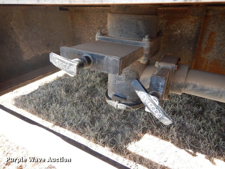 image for item FJ9803 1999 US Cargo PC826TA3 concession trailer