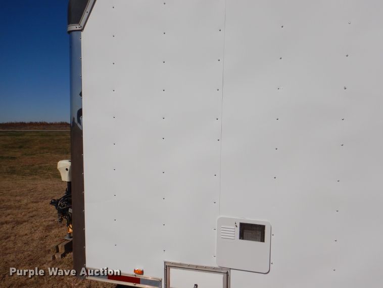 image for item FJ9803 1999 US Cargo PC826TA3 concession trailer