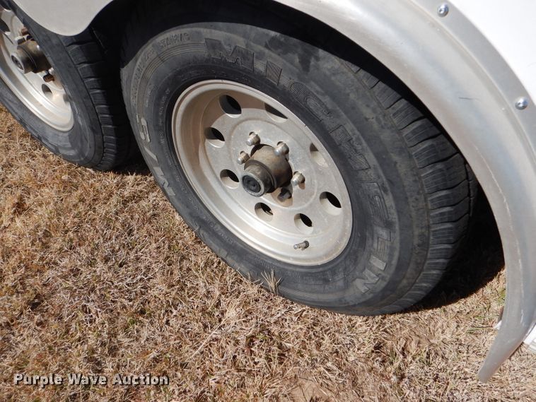 image for item FJ9803 1999 US Cargo PC826TA3 concession trailer