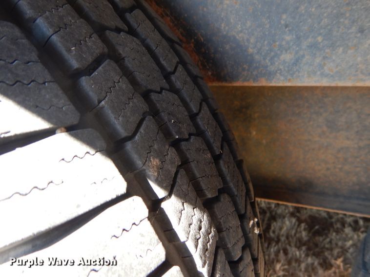 image for item FJ9803 1999 US Cargo PC826TA3 concession trailer