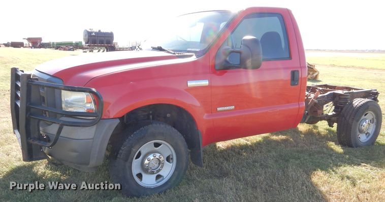 image for item FK9844 2005 Ford F250 Super Duty pickup truck cab and chassis