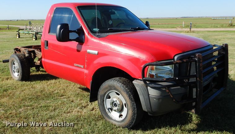 image for item FK9844 2005 Ford F250 Super Duty pickup truck cab and chassis