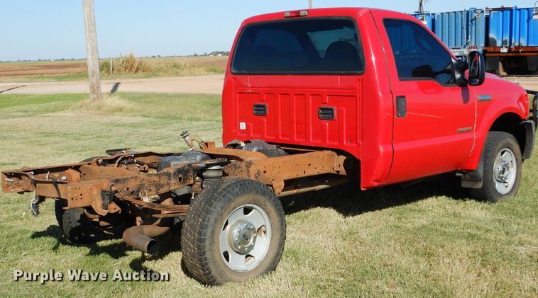 image for item FK9844 2005 Ford F250 Super Duty pickup truck cab and chassis