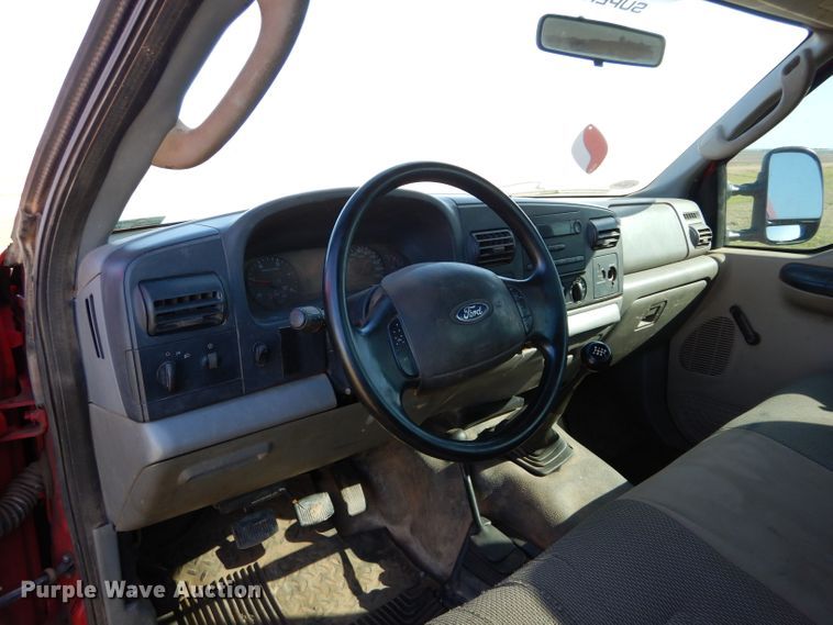 image for item FK9844 2005 Ford F250 Super Duty pickup truck cab and chassis