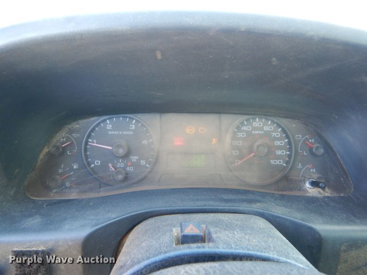 image for item FK9844 2005 Ford F250 Super Duty pickup truck cab and chassis