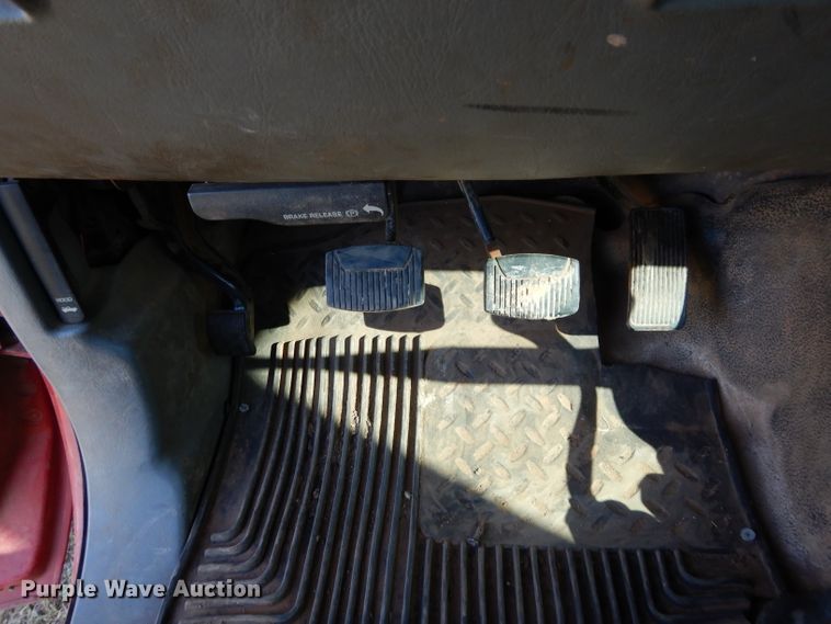 image for item FK9844 2005 Ford F250 Super Duty pickup truck cab and chassis