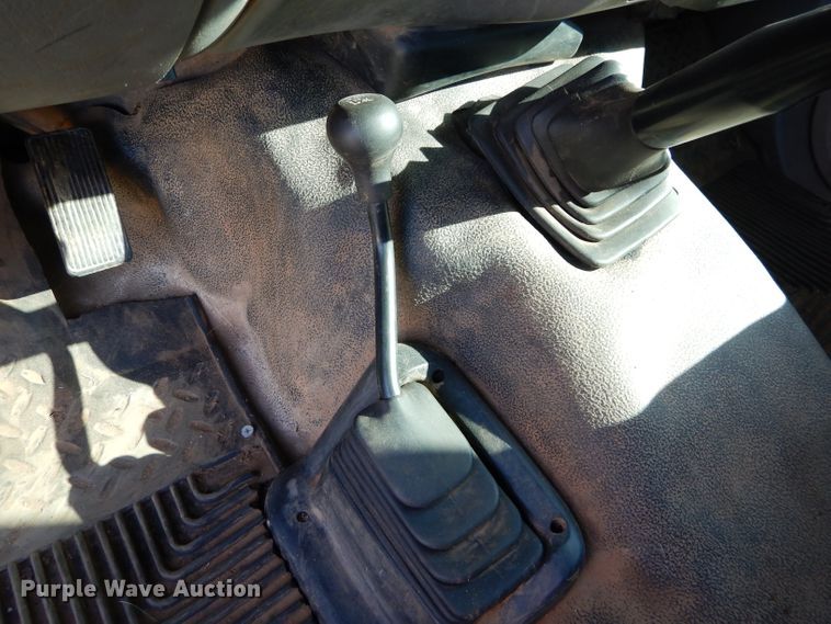 image for item FK9844 2005 Ford F250 Super Duty pickup truck cab and chassis