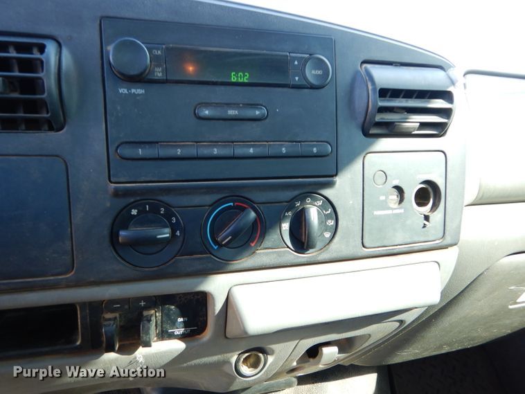 image for item FK9844 2005 Ford F250 Super Duty pickup truck cab and chassis