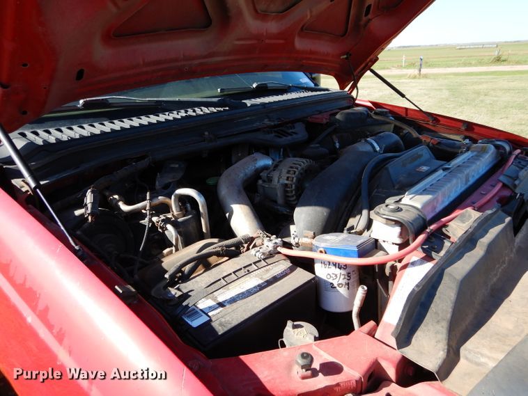 image for item FK9844 2005 Ford F250 Super Duty pickup truck cab and chassis