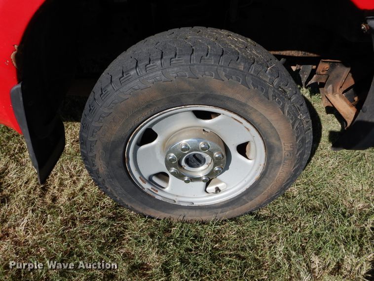 image for item FK9844 2005 Ford F250 Super Duty pickup truck cab and chassis