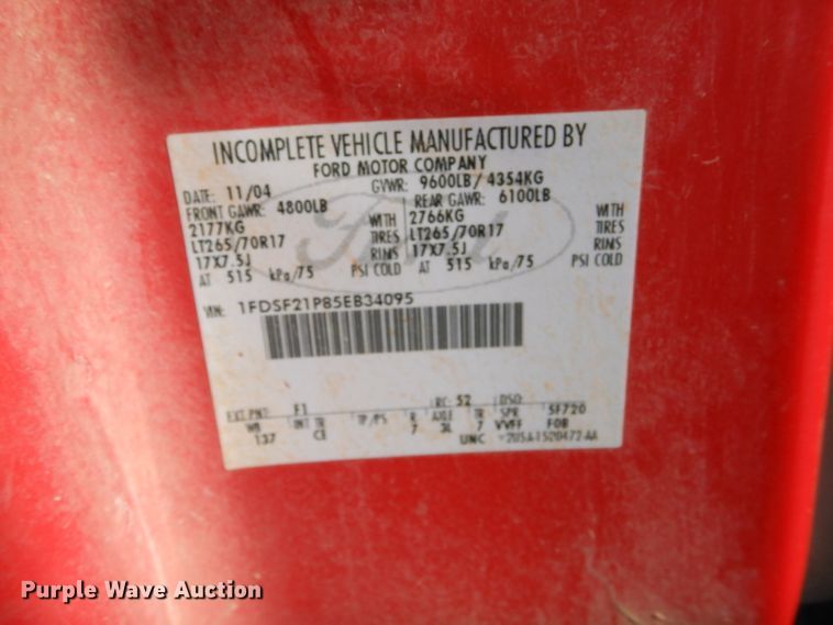 image for item FK9844 2005 Ford F250 Super Duty pickup truck cab and chassis