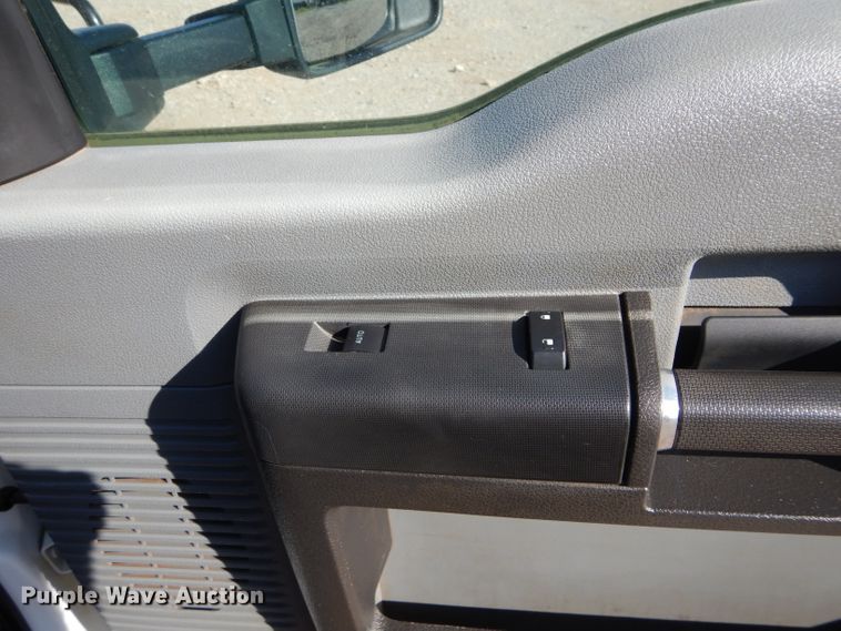 image for item FK9881 2015 Ford F550 Crew Cab flatbed truck