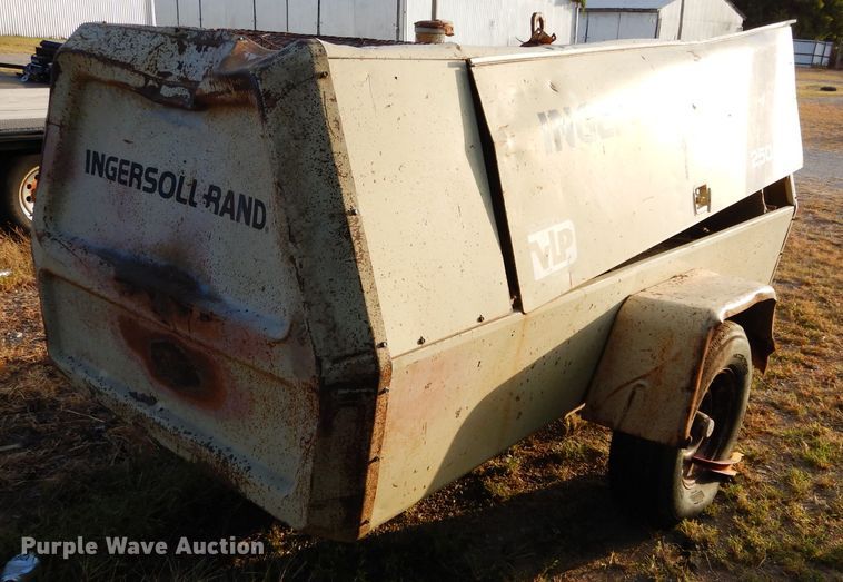 image for item FK9886 Ingersoll Rand VLP250 air compressor