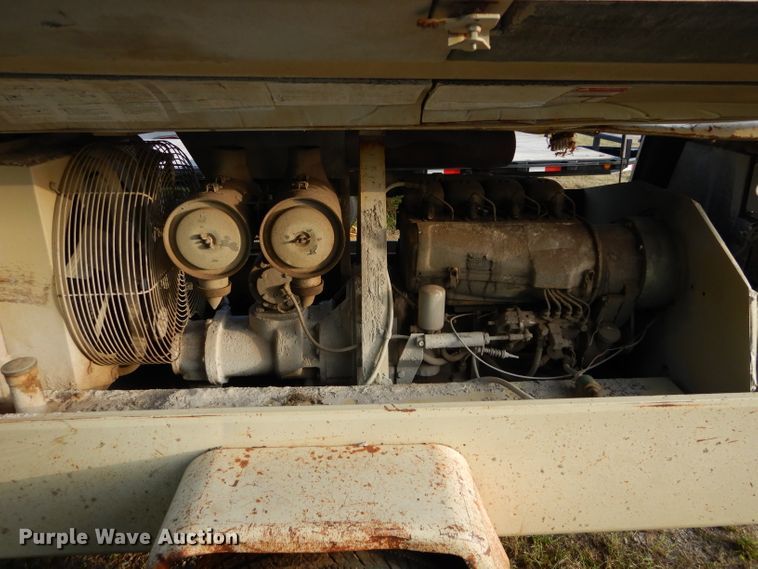 image for item FK9886 Ingersoll Rand VLP250 air compressor