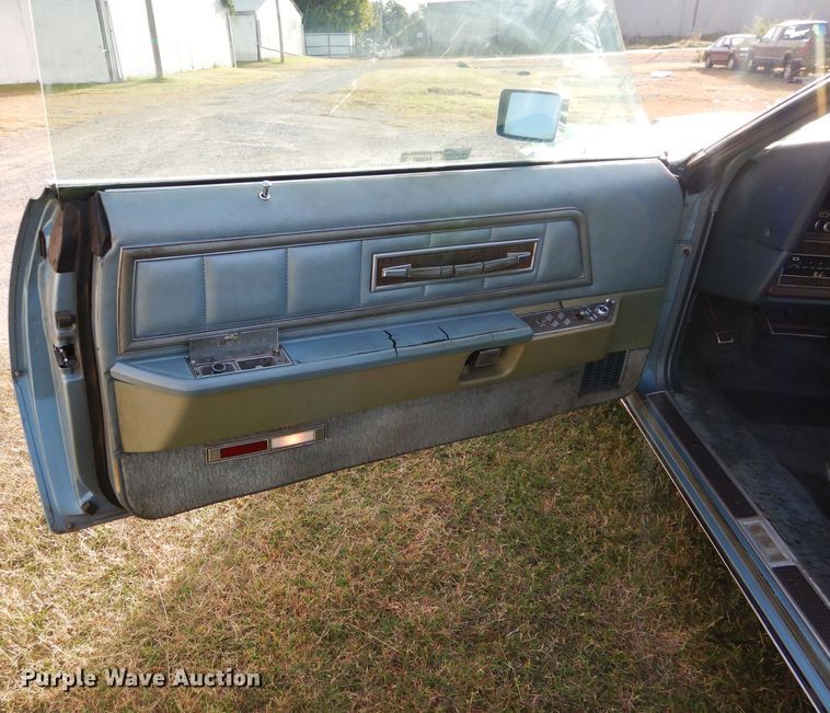 image for item FK9887 1973 Lincoln Continental