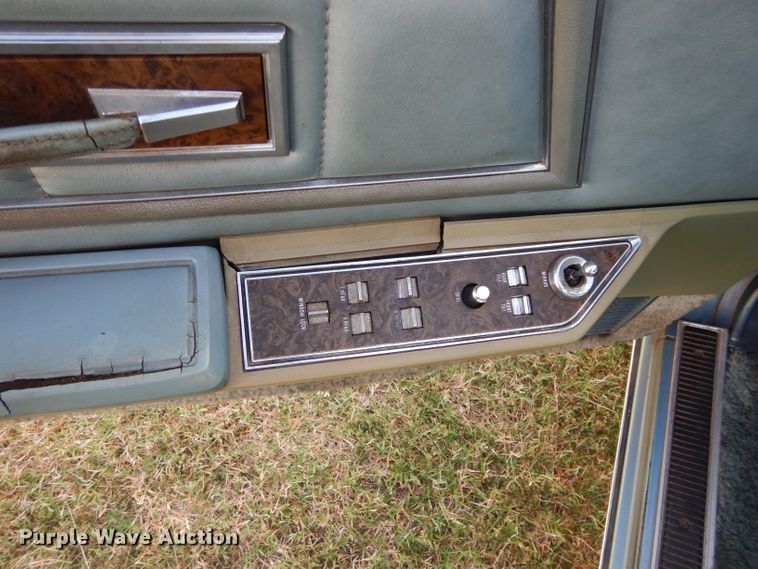 image for item FK9887 1973 Lincoln Continental