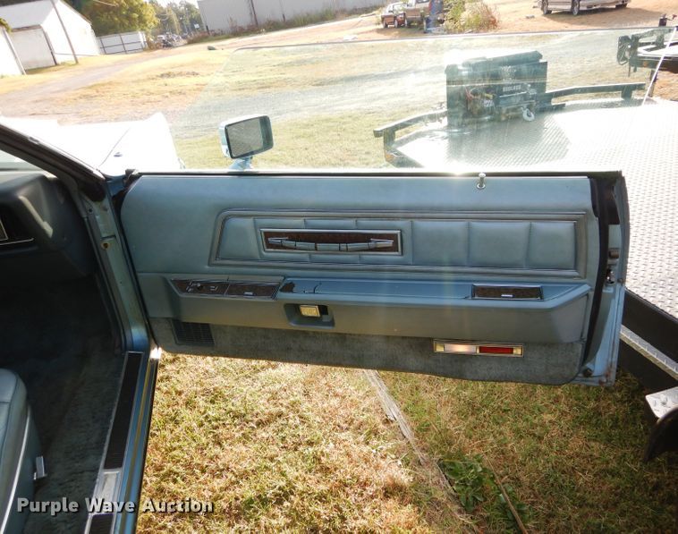 image for item FK9887 1973 Lincoln Continental