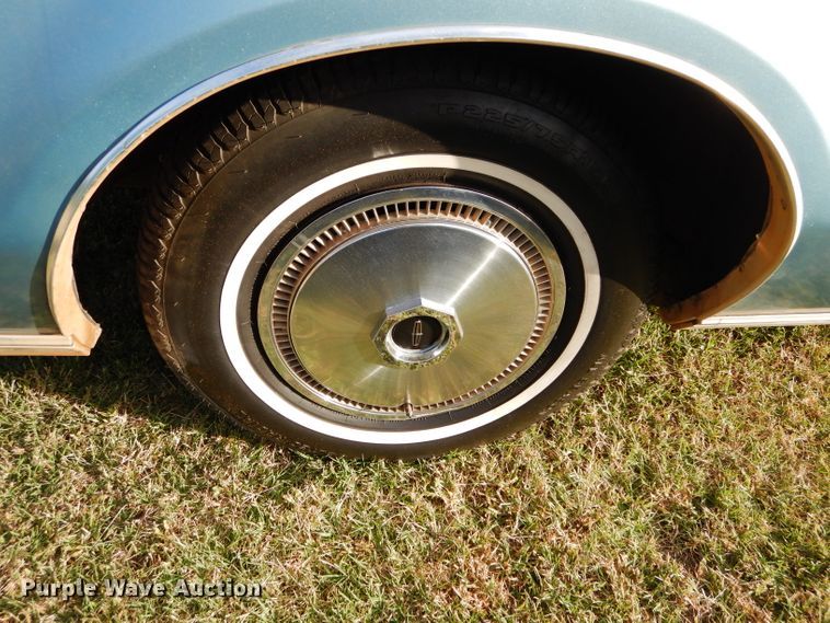 image for item FK9887 1973 Lincoln Continental