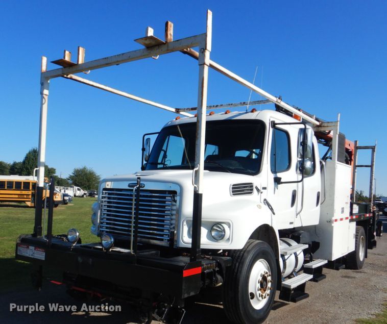 image for item FT9466 2006 Freightliner Business Class M2 crane truck