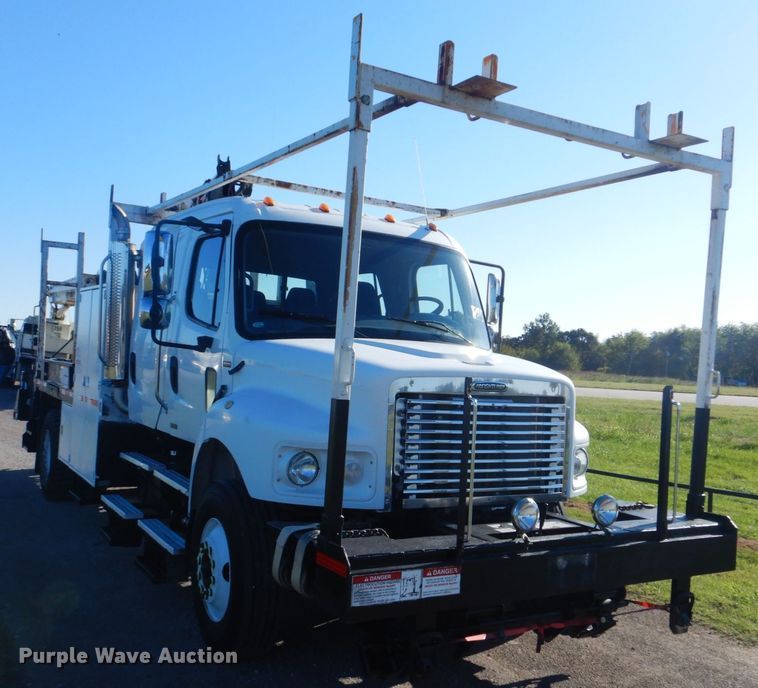 image for item FT9466 2006 Freightliner Business Class M2 crane truck