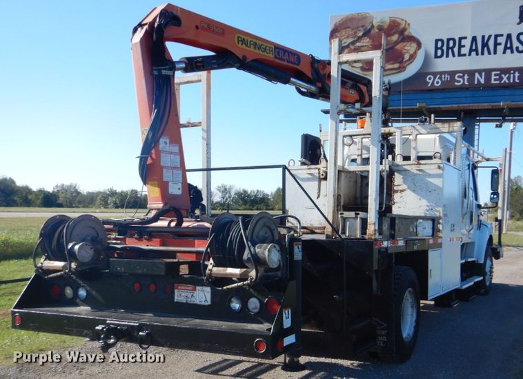 image for item FT9466 2006 Freightliner Business Class M2 crane truck