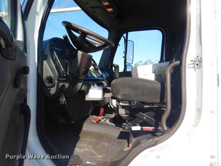 image for item FT9466 2006 Freightliner Business Class M2 crane truck