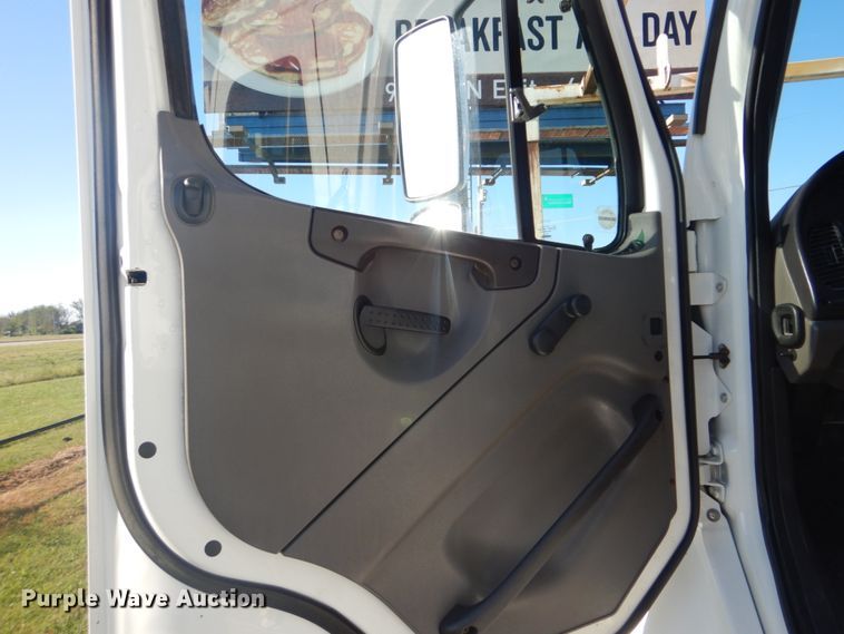 image for item FT9466 2006 Freightliner Business Class M2 crane truck