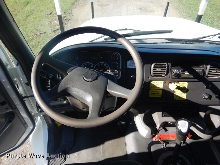 image for item FT9466 2006 Freightliner Business Class M2 crane truck