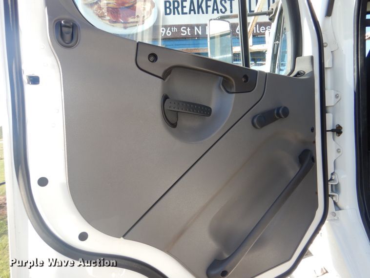 image for item FT9466 2006 Freightliner Business Class M2 crane truck