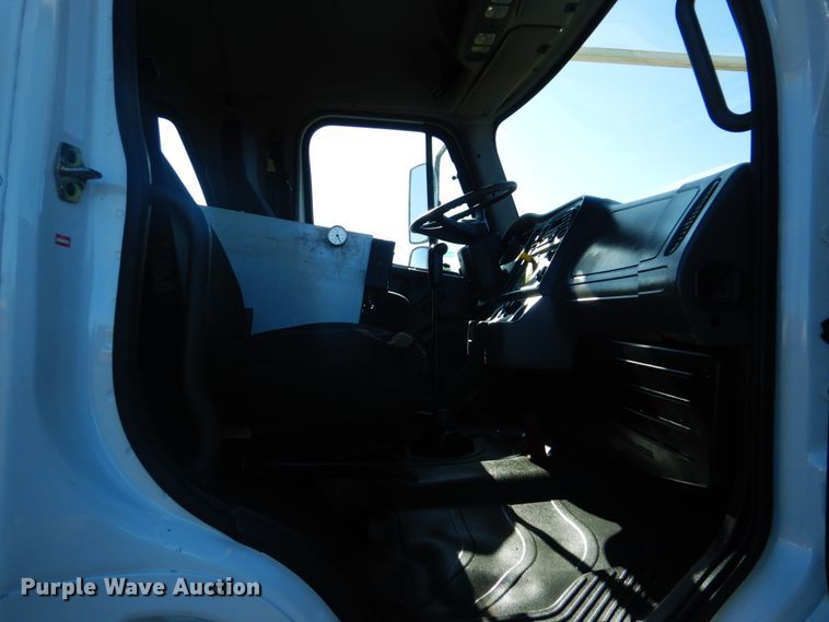 image for item FT9466 2006 Freightliner Business Class M2 crane truck