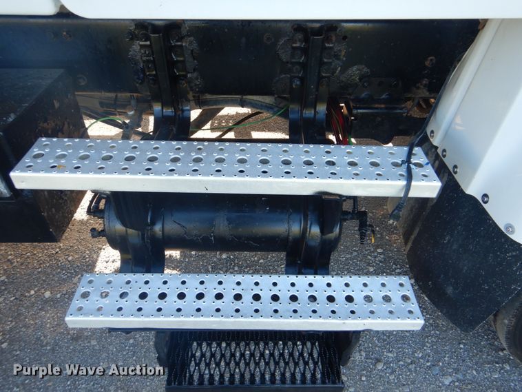 image for item FT9466 2006 Freightliner Business Class M2 crane truck