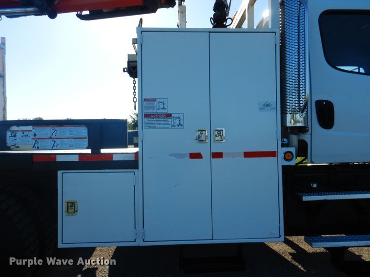 image for item FT9466 2006 Freightliner Business Class M2 crane truck