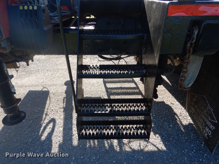 image for item FT9466 2006 Freightliner Business Class M2 crane truck