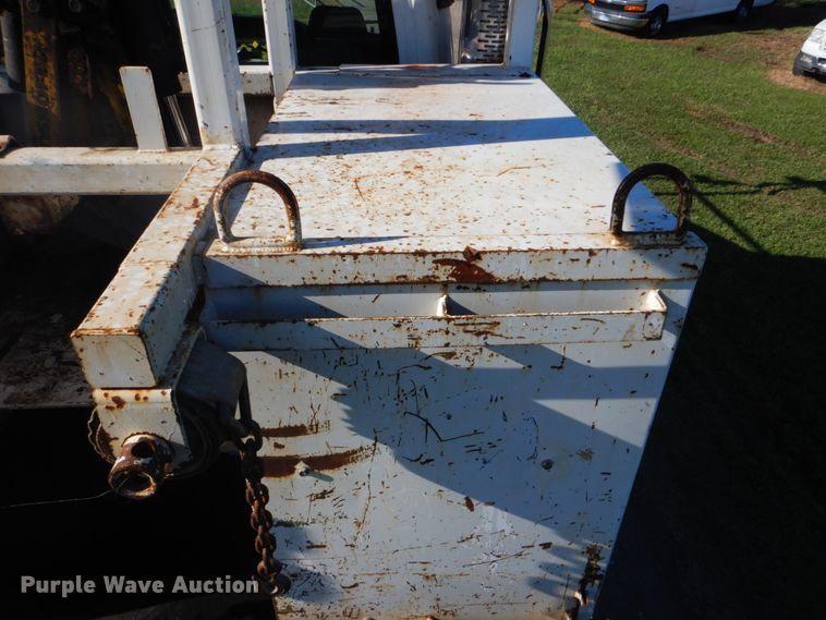 image for item FT9466 2006 Freightliner Business Class M2 crane truck