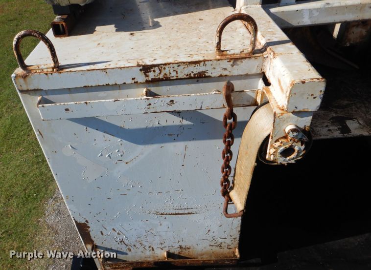 image for item FT9466 2006 Freightliner Business Class M2 crane truck