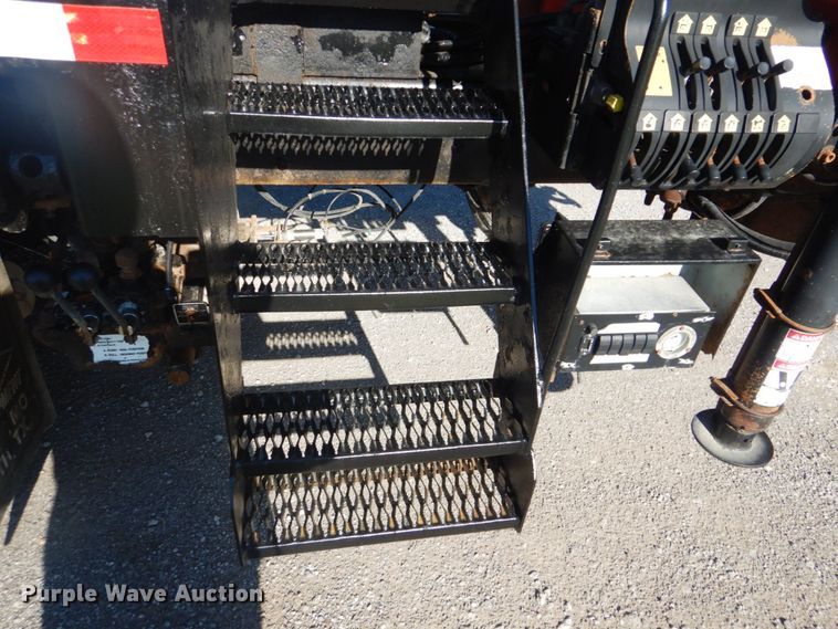 image for item FT9466 2006 Freightliner Business Class M2 crane truck