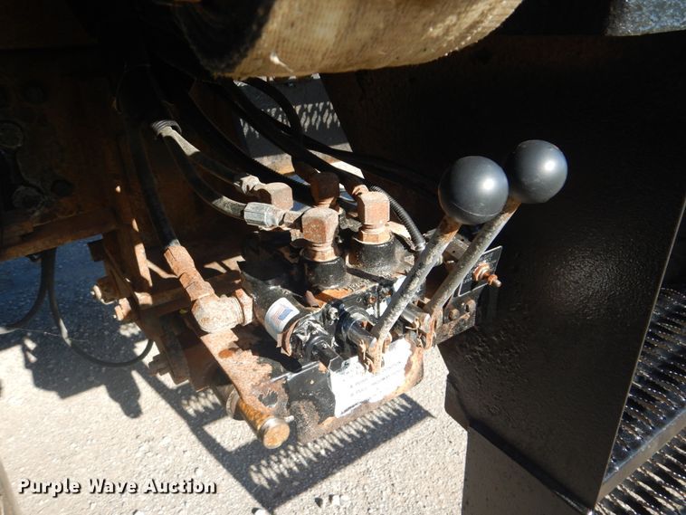 image for item FT9466 2006 Freightliner Business Class M2 crane truck