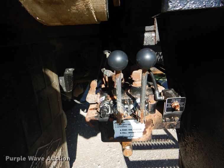 image for item FT9466 2006 Freightliner Business Class M2 crane truck