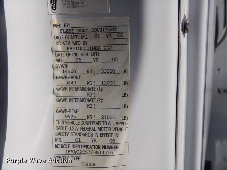 image for item FT9466 2006 Freightliner Business Class M2 crane truck