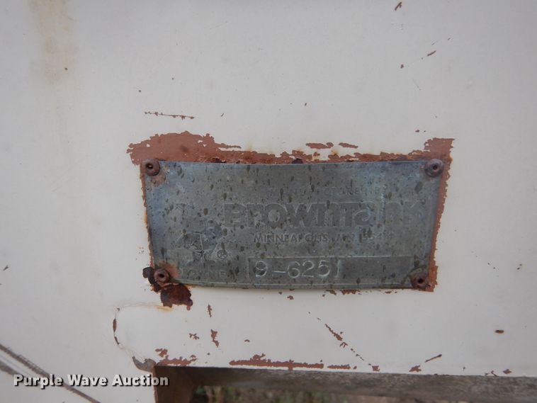 image for item FU9631 1980 Chevrolet V70 fuel truck