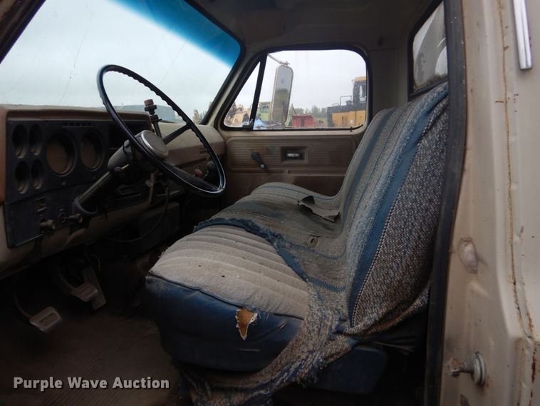 image for item FU9631 1980 Chevrolet V70 fuel truck