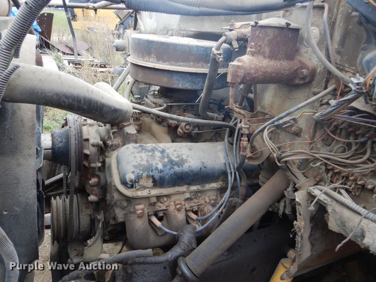 image for item FU9631 1980 Chevrolet V70 fuel truck